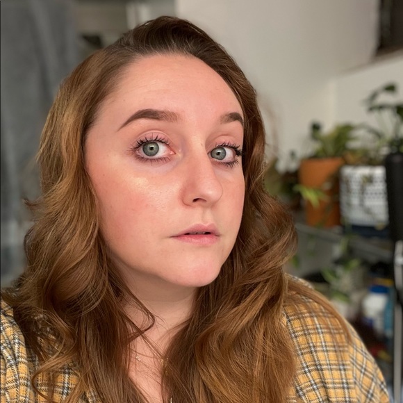 Meet your Posher, Evelyn - Picture 1 of 1